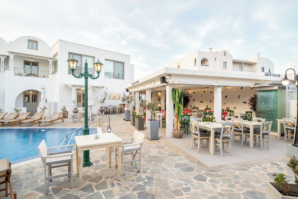 Hotel Mathios Village — Restaurant & bars in Akrotiri, South Aegean