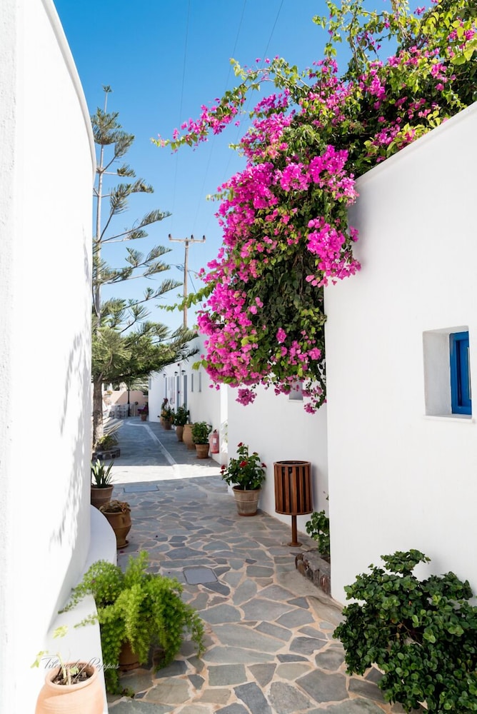 Hotel Mathios Village — Attractions in the area in Akrotiri, South Aegean