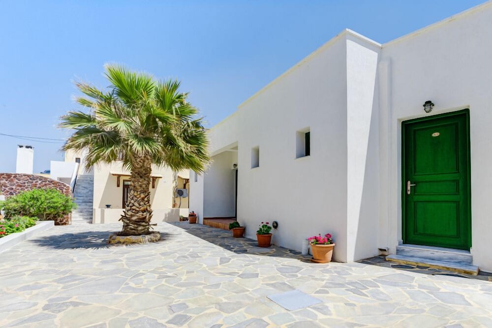 Hotel Mathios Village — Hotel building in Akrotiri, South Aegean