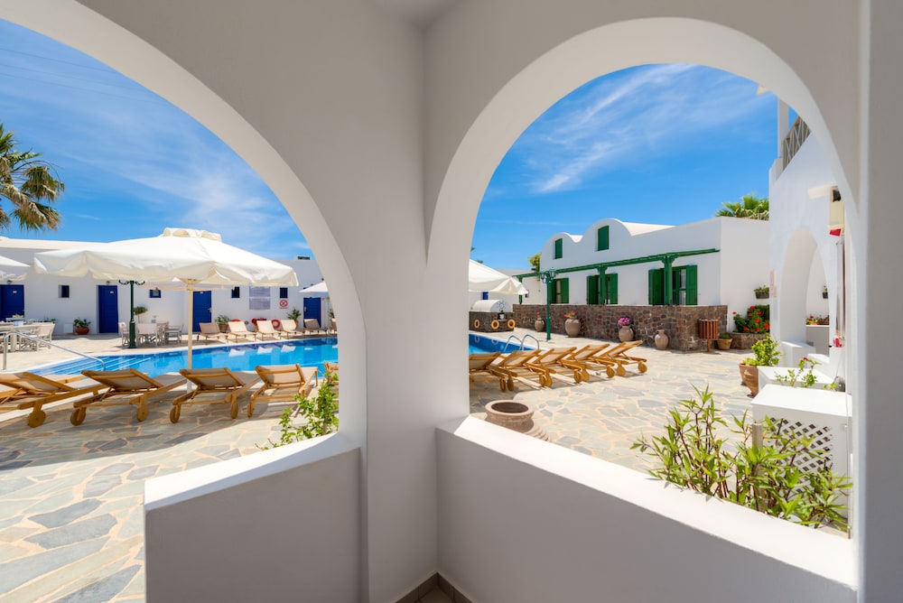 Hotel Mathios Village — Swimming pool in Akrotiri, South Aegean