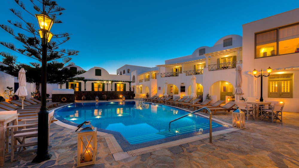 Hotel Mathios Village — Swimming pool in Akrotiri, South Aegean