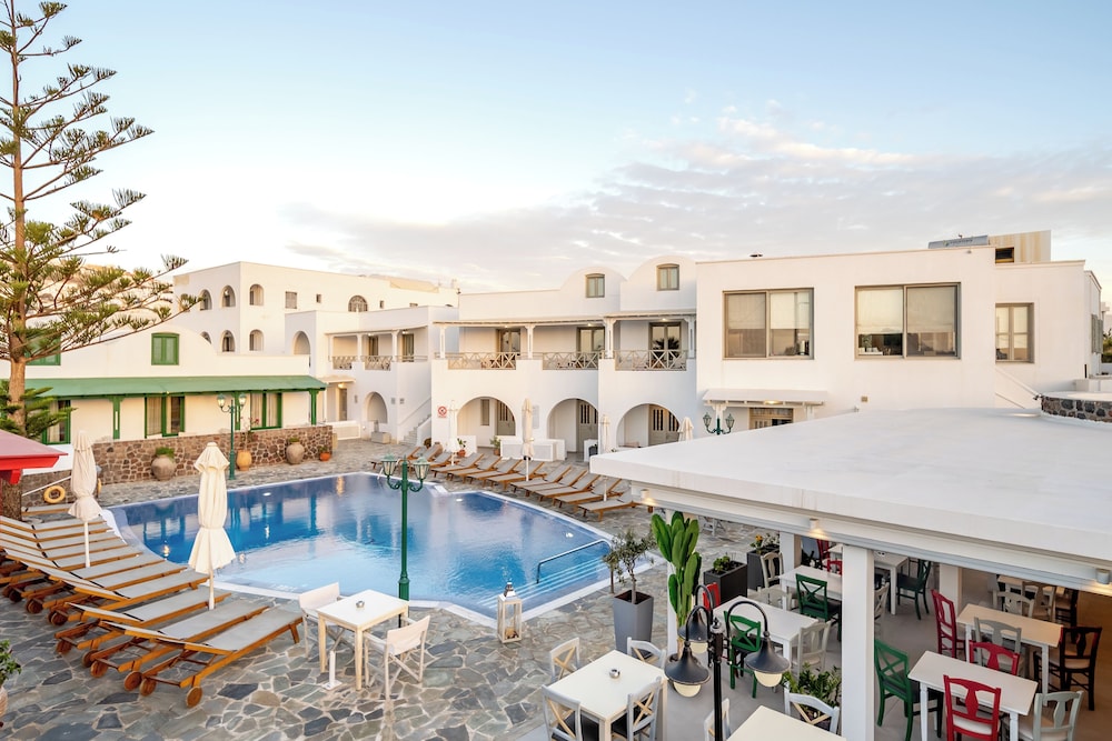 Hotel Mathios Village — Swimming pool in Akrotiri, South Aegean
