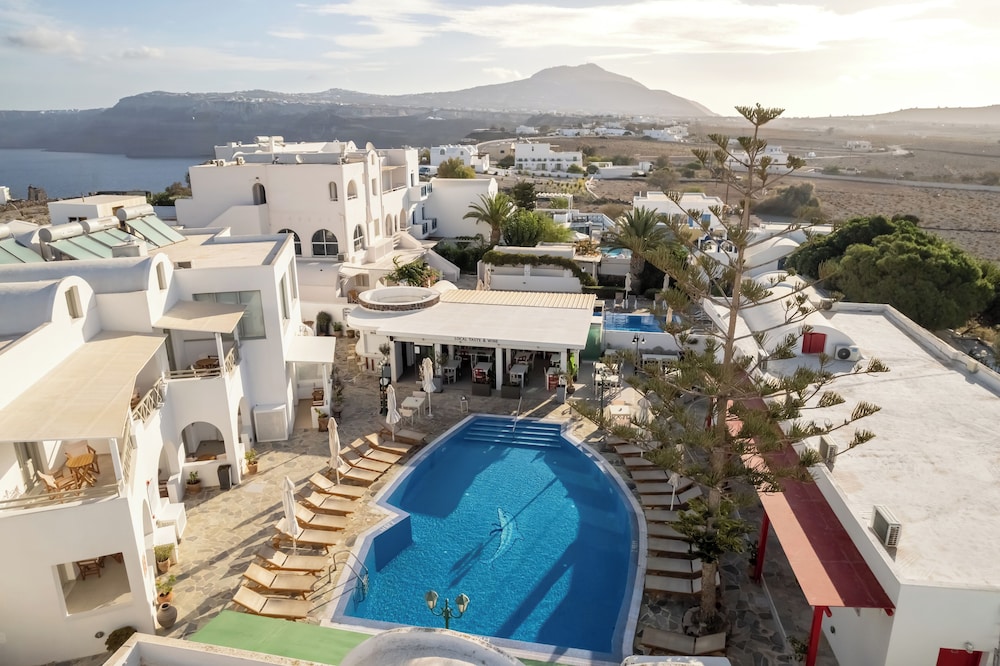 Hotel Mathios Village — Main photo in Akrotiri, South Aegean