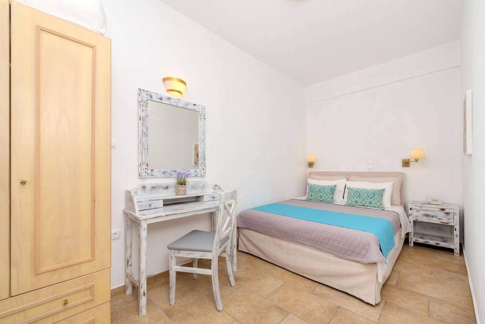 Hotel Mathios Village — Hotel rooms in Akrotiri, South Aegean