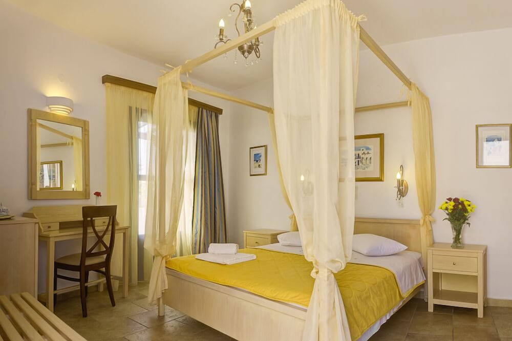 Hotel Mathios Village — Hotel rooms in Akrotiri, South Aegean