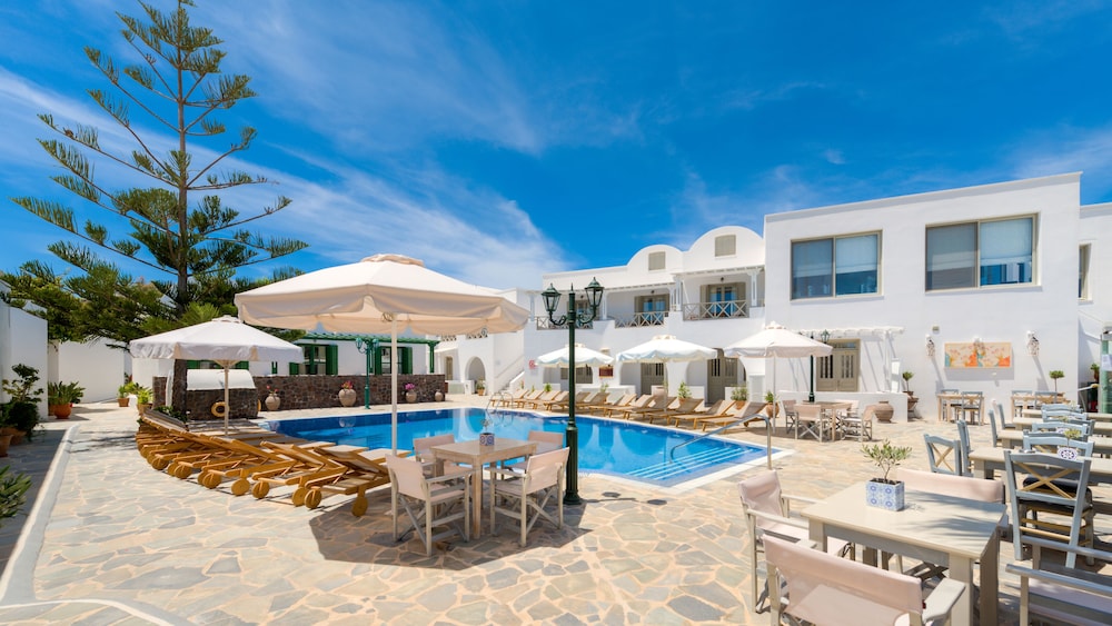 Hotel Mathios Village — Swimming pool in Akrotiri, South Aegean