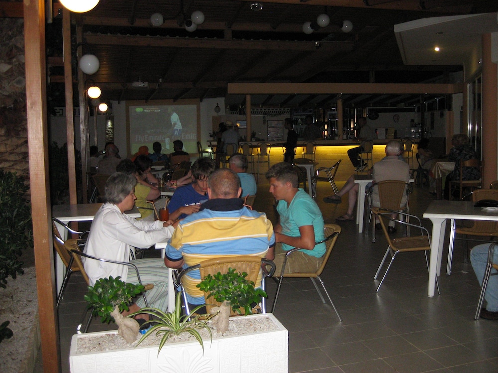 Meliton Hotel — Restaurant & bars in Theologos, South Aegean