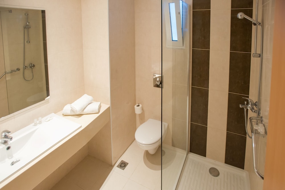 Meliton Hotel — Hotel rooms in Theologos, South Aegean