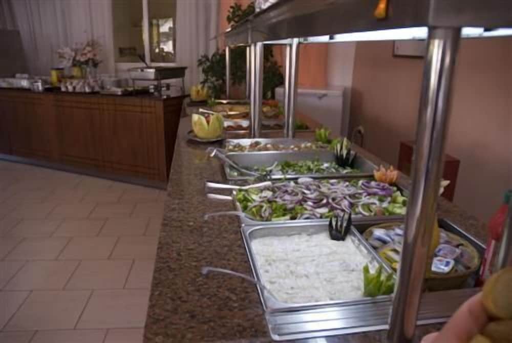Meliton Hotel — Restaurant & bars in Theologos, South Aegean