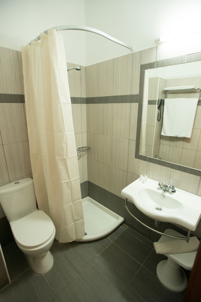 Meliton Hotel — Hotel rooms in Theologos, South Aegean