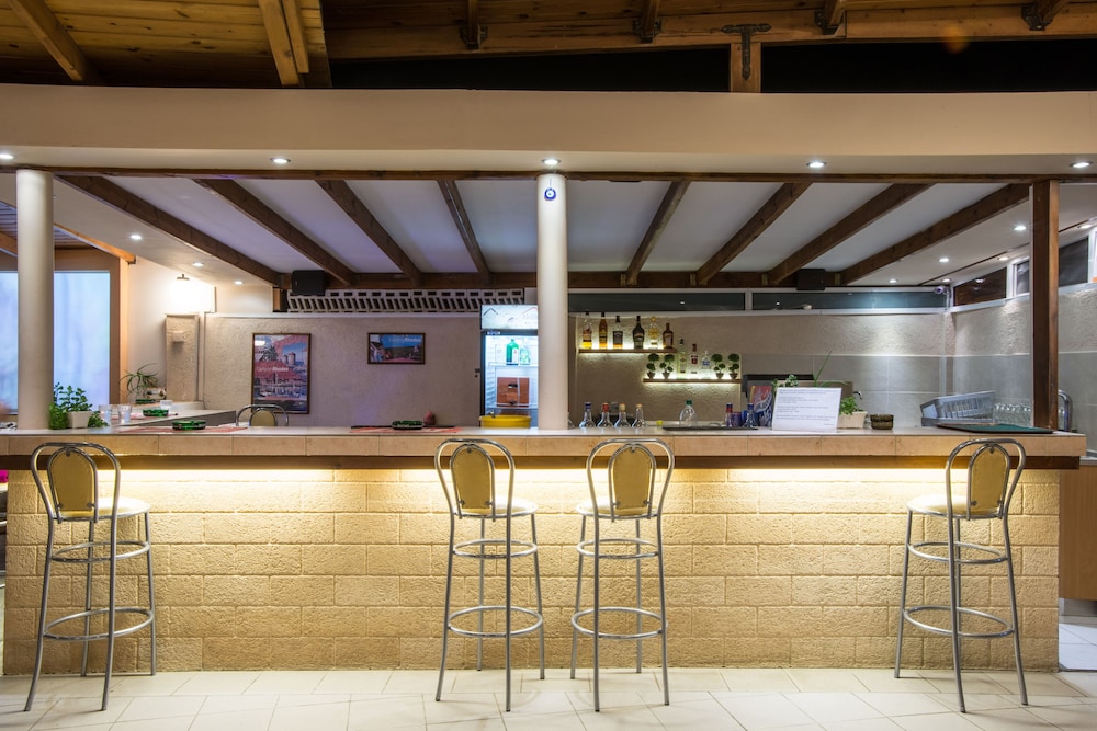 Meliton Hotel — Restaurant & bars in Theologos, South Aegean