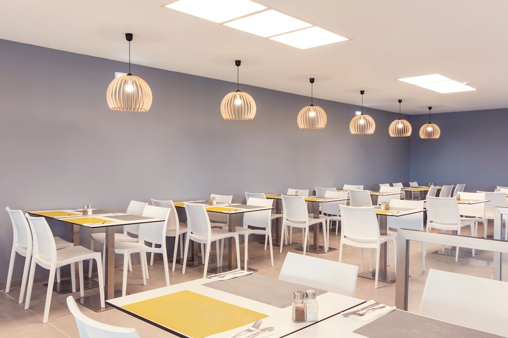 Hotel Mimosa — Restaurant & bars in Sidari, Ionian Islands