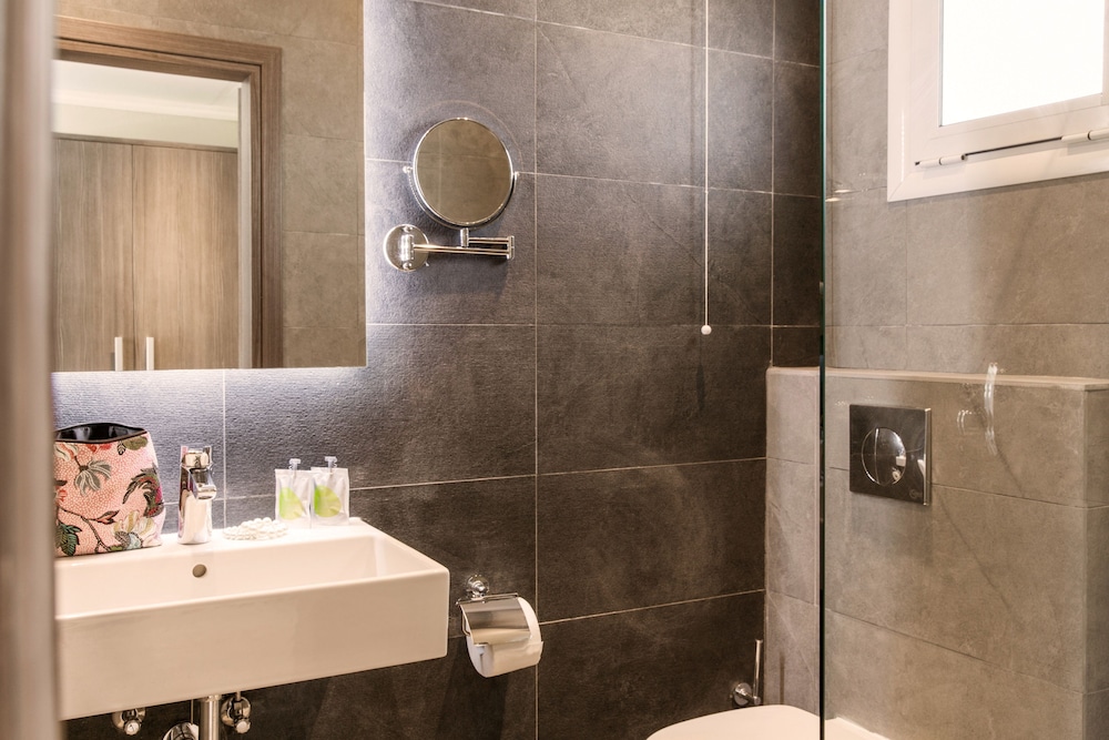 Hotel Mimosa — Hotel rooms in Sidari, Ionian Islands
