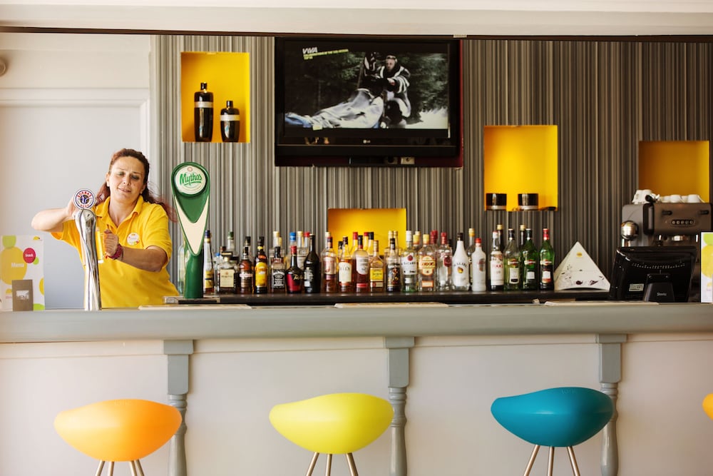 Hotel Mimosa — Restaurant & bars in Sidari, Ionian Islands