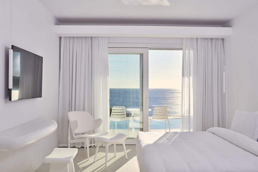 Myconian Imperial - Leading Hotels of the World — Hotel rooms in Elia, South Aegean