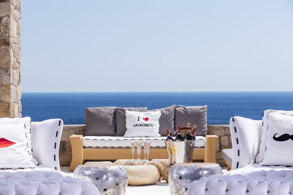 Myconian Imperial - Leading Hotels of the World — Beach in Elia, South Aegean