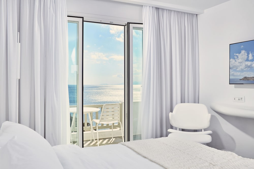 Myconian Imperial - Leading Hotels of the World — Hotel rooms in Elia, South Aegean