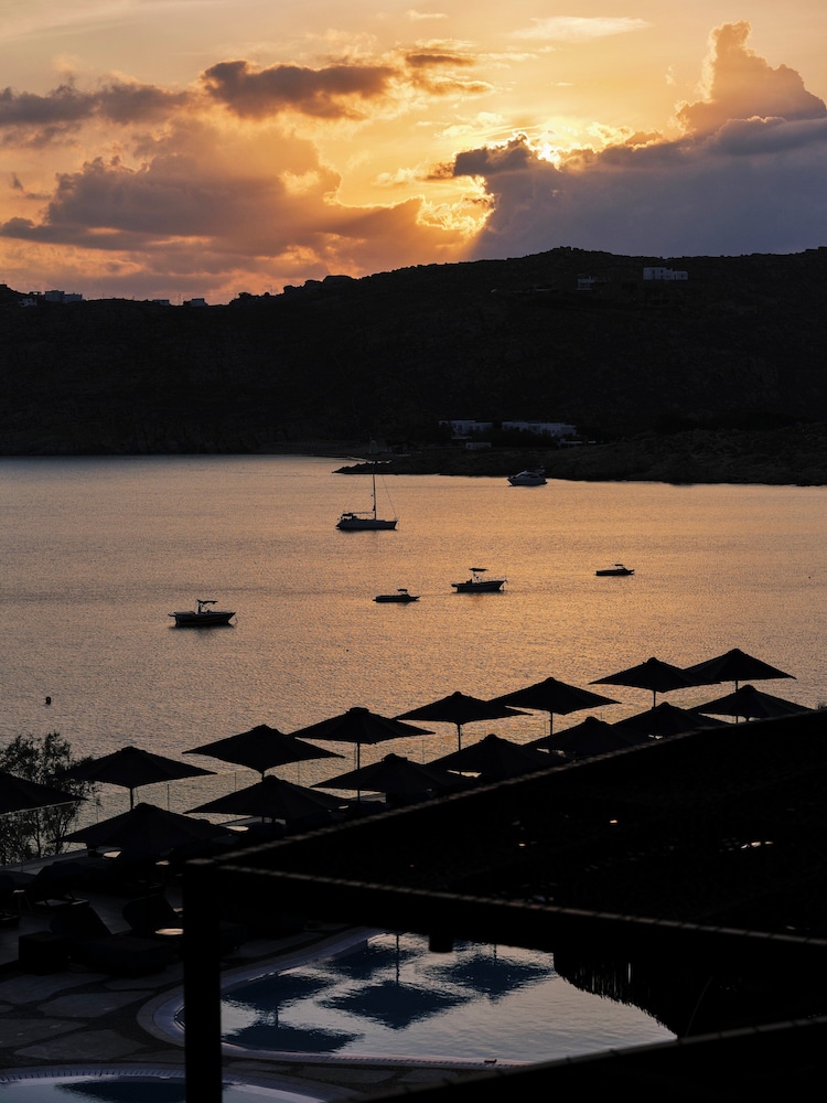 Myconian Imperial - Leading Hotels of the World — Beach in Elia, South Aegean