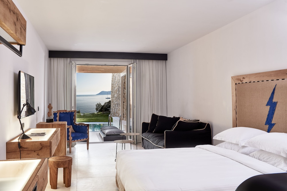 Myconian Imperial - Leading Hotels of the World — Hotel rooms in Elia, South Aegean