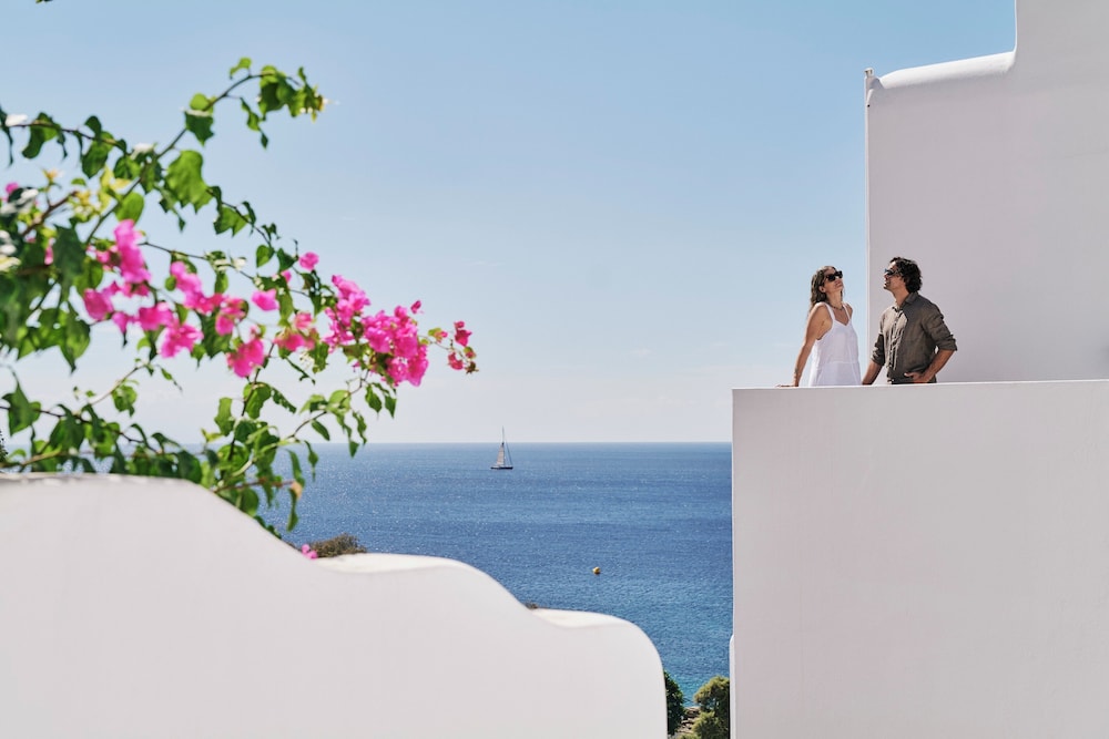 Myconian Imperial - Leading Hotels of the World — Hotel building in Elia, South Aegean