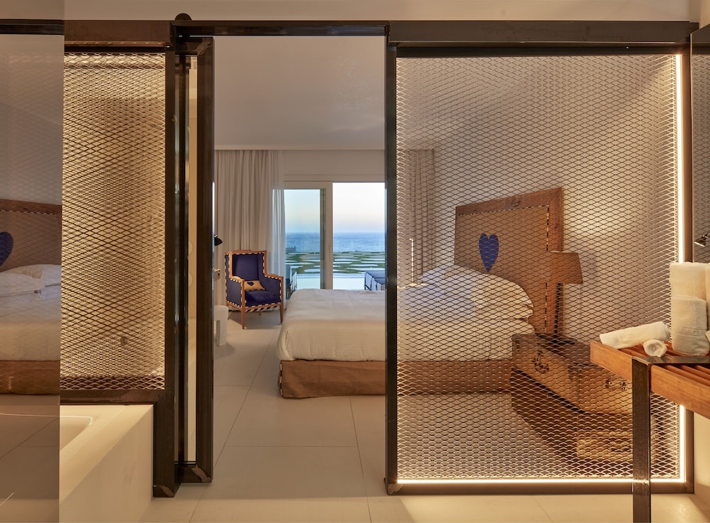 Myconian Imperial - Leading Hotels of the World — Hotel rooms in Elia, South Aegean
