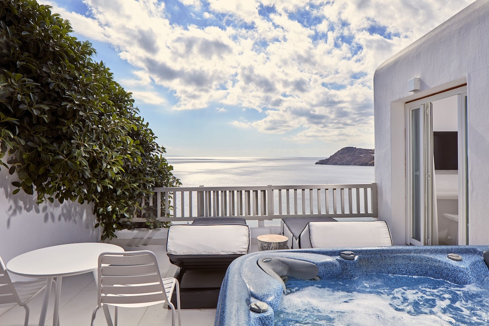 Myconian Imperial - Leading Hotels of the World — Hotel rooms in Elia, South Aegean