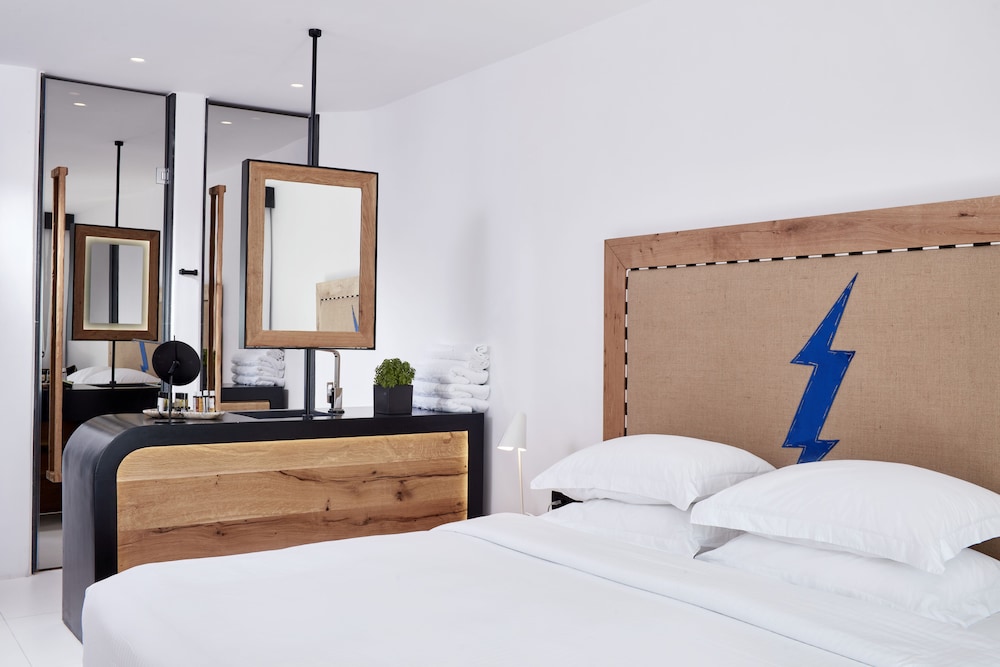 Myconian Imperial - Leading Hotels of the World — Hotel rooms in Elia, South Aegean