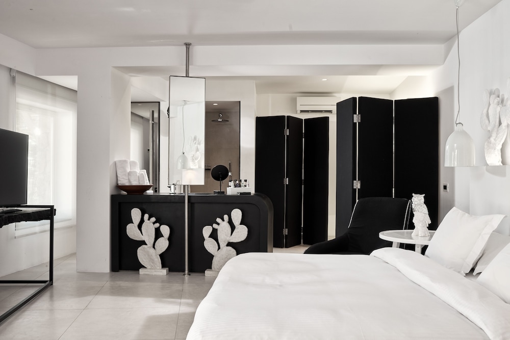 Myconian Imperial - Leading Hotels of the World — Hotel rooms in Elia, South Aegean