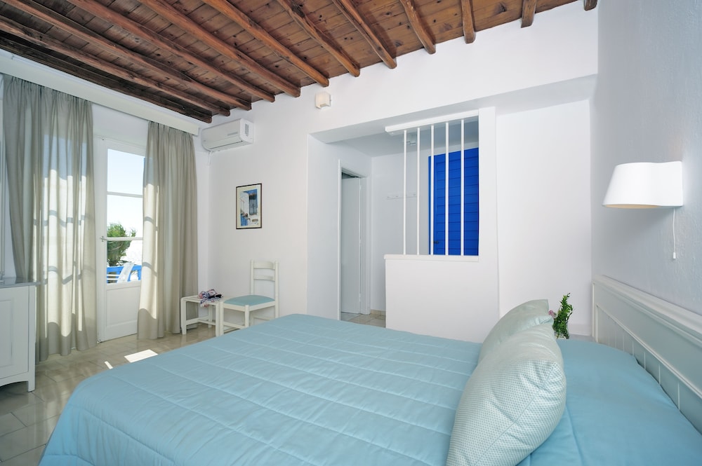 Mykonos Beach Hotel — Hotel rooms in Mykonos Town, South Aegean