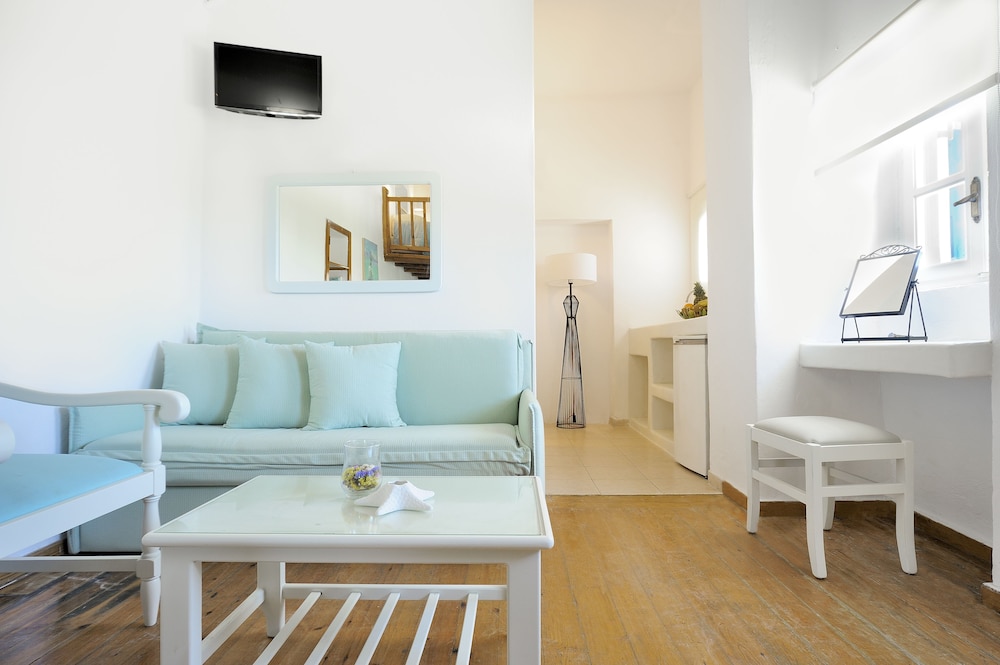 Mykonos Beach Hotel — Hotel rooms in Mykonos Town, South Aegean