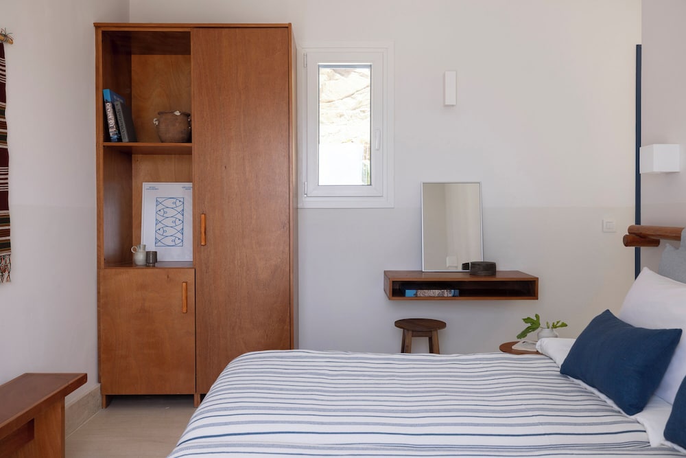 Mykonos Beach Hotel — Hotel rooms in Mykonos Town, South Aegean