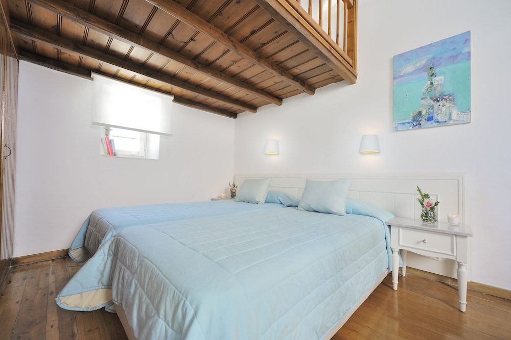 Mykonos Beach Hotel — Hotel rooms in Mykonos Town, South Aegean