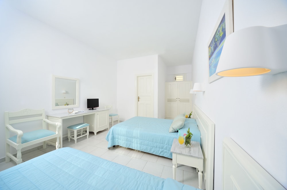 Mykonos Beach Hotel — Hotel rooms in Mykonos Town, South Aegean