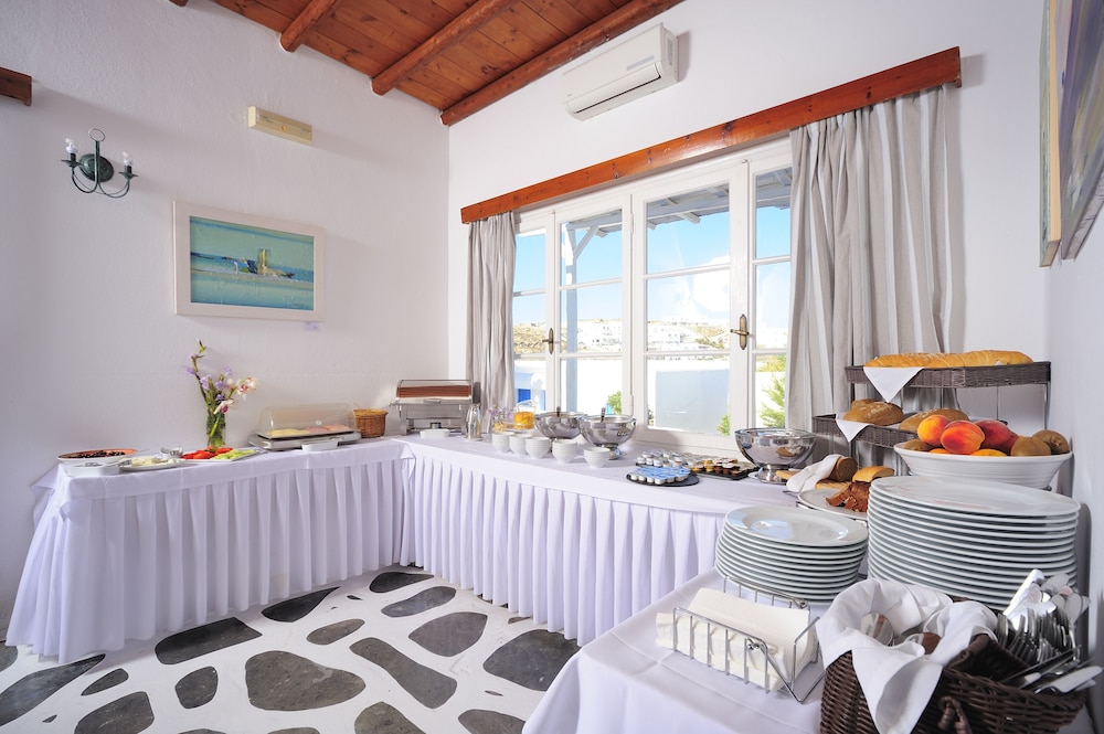 Mykonos Beach Hotel — Restaurant & bars in Mykonos Town, South Aegean
