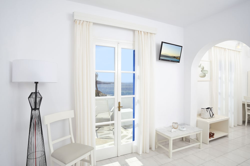 Mykonos Beach Hotel — Hotel rooms in Mykonos Town, South Aegean