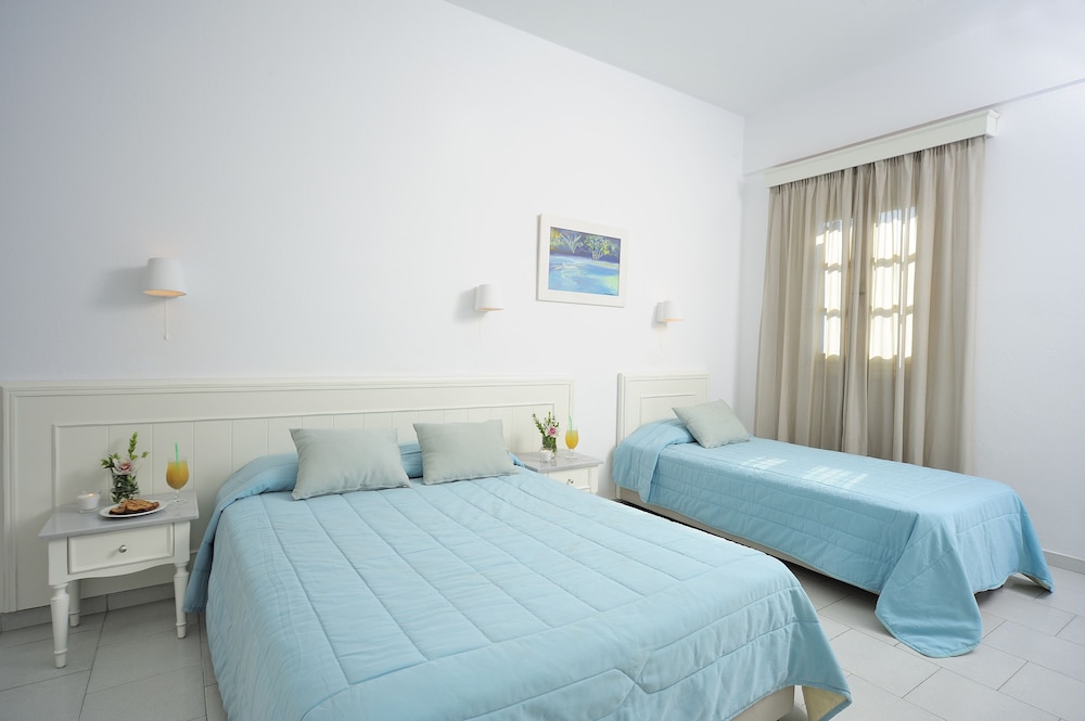 Mykonos Beach Hotel — Hotel rooms in Mykonos Town, South Aegean