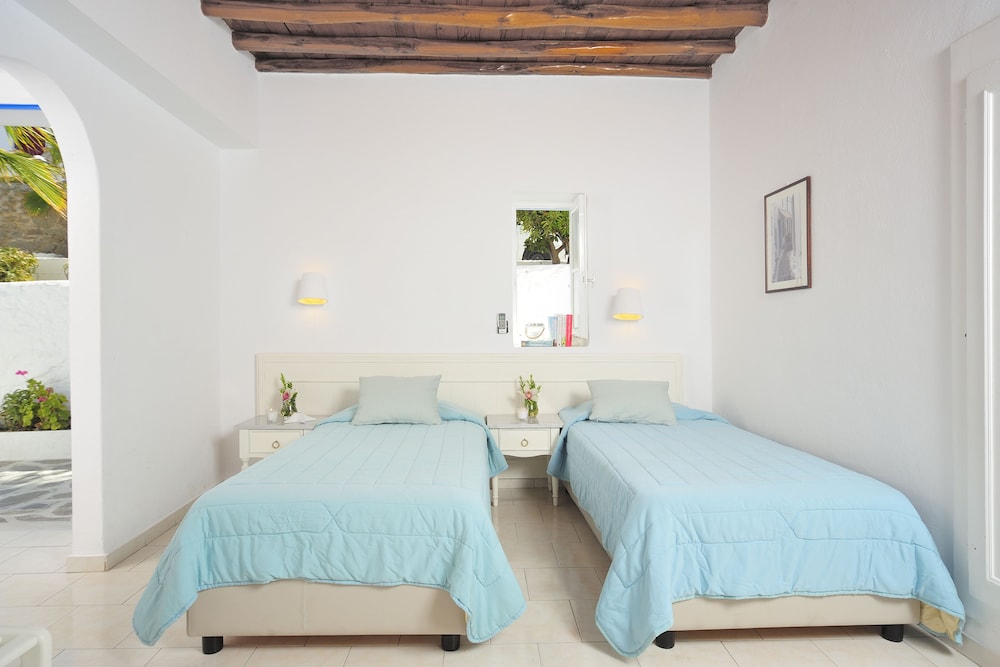 Mykonos Beach Hotel — Hotel rooms in Mykonos Town, South Aegean