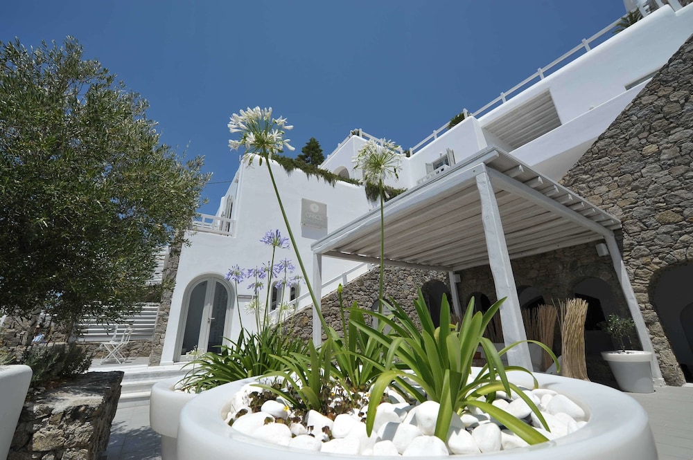 Grace Mykonos — Hotel building in Agios Stefanos, South Aegean