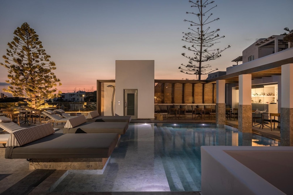 Grace Mykonos — Swimming pool in Agios Stefanos, South Aegean