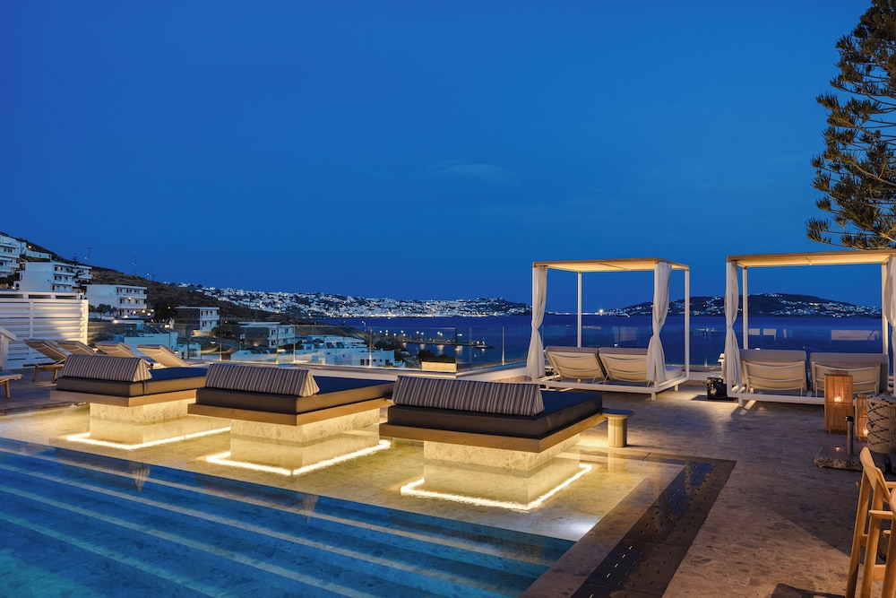 Grace Mykonos — Swimming pool in Agios Stefanos, South Aegean