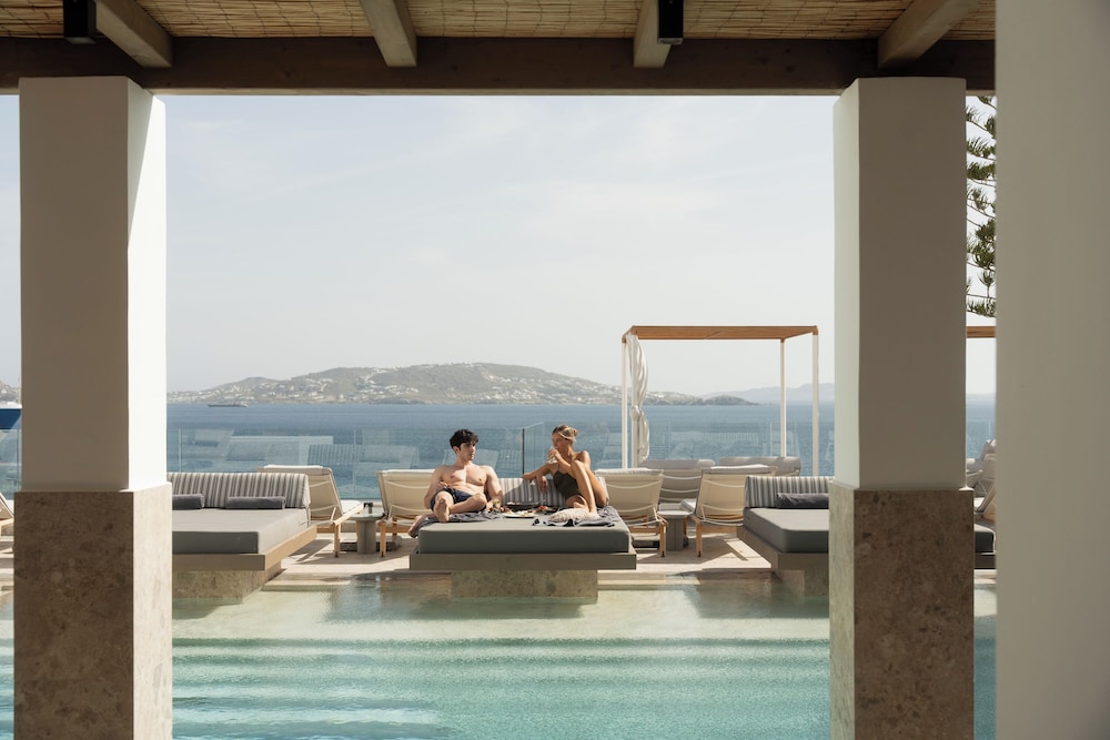 Grace Mykonos — Swimming pool in Agios Stefanos, South Aegean