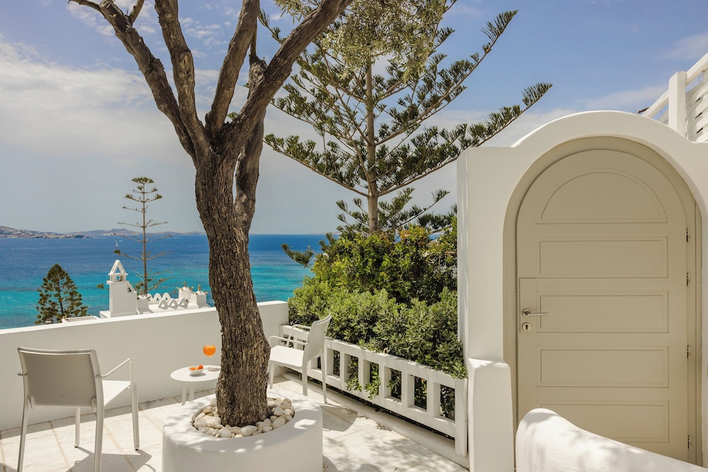 Grace Mykonos — Hotel building in Agios Stefanos, South Aegean