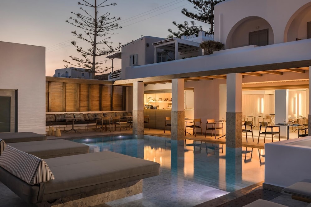 Grace Mykonos — Swimming pool in Agios Stefanos, South Aegean