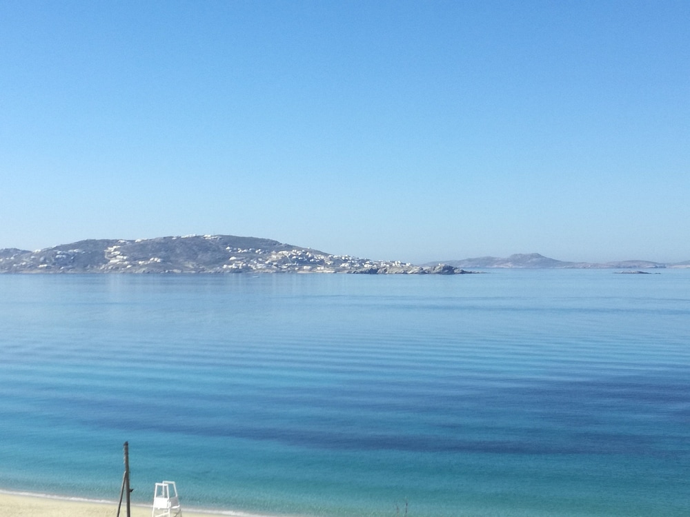 Grace Mykonos — Beach in Agios Stefanos, South Aegean