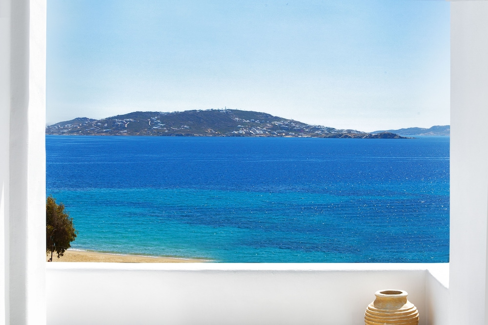 Grace Mykonos — Beach in Agios Stefanos, South Aegean