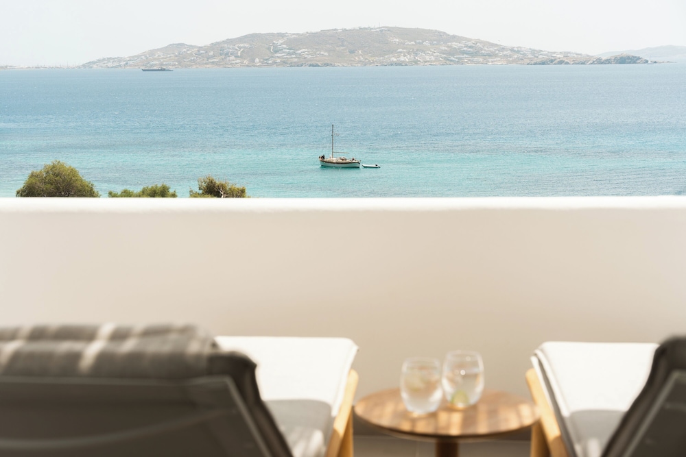 Grace Mykonos — Hotel rooms in Agios Stefanos, South Aegean