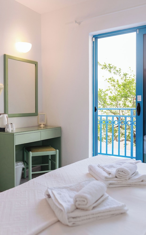 Nathalie Hotel — Hotel rooms in Ialyssos, South Aegean