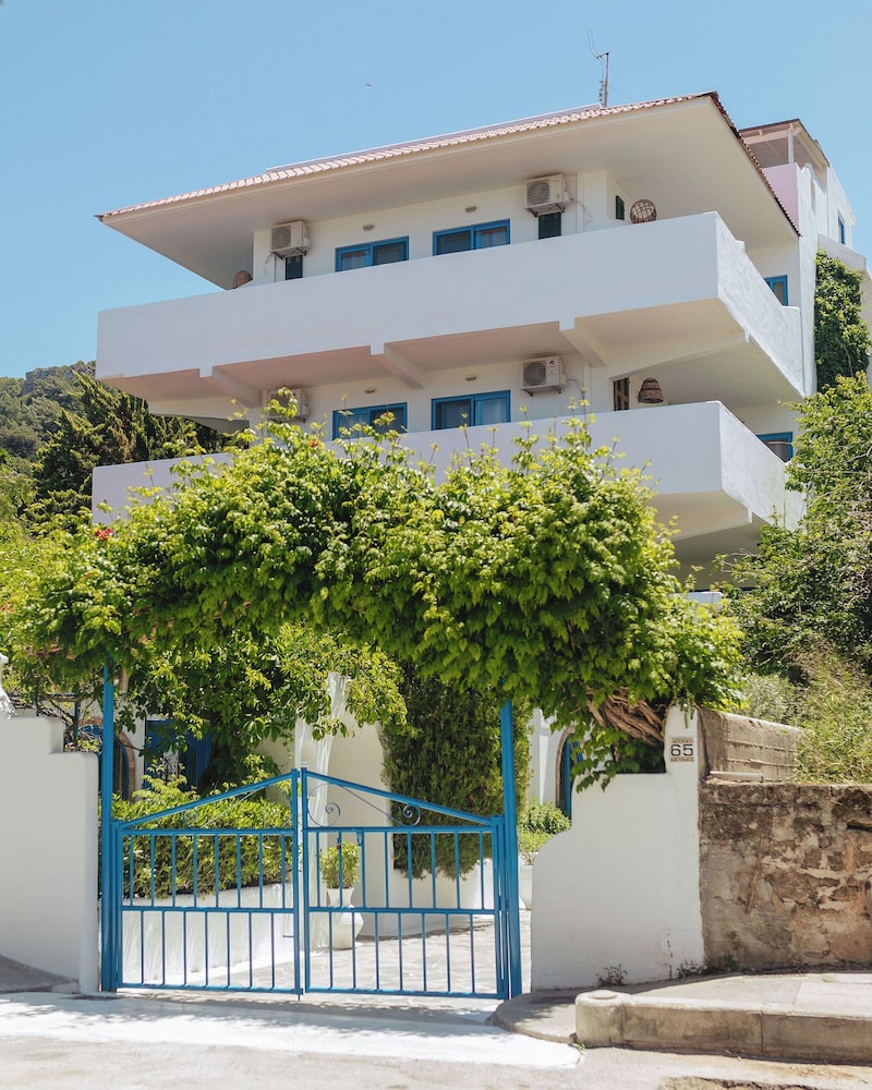 Nathalie Hotel — Hotel building in Ialyssos, South Aegean