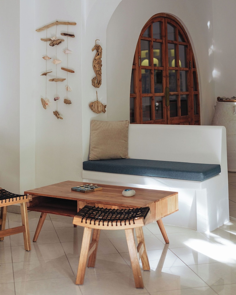Nathalie Hotel — Hotel building in Ialyssos, South Aegean