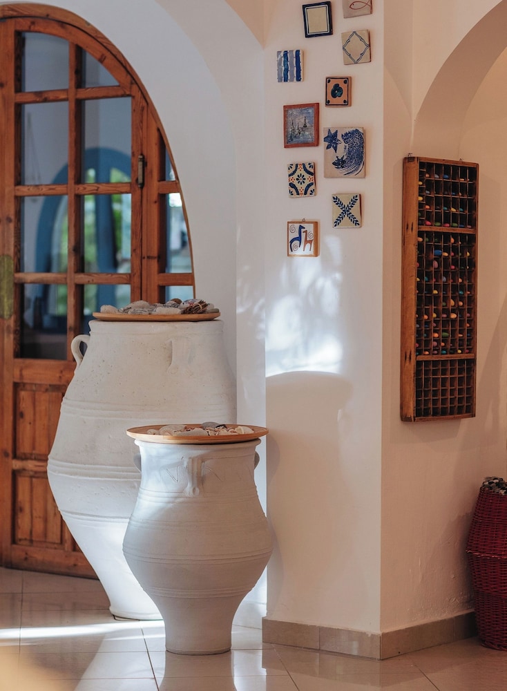 Nathalie Hotel — Hotel building in Ialyssos, South Aegean